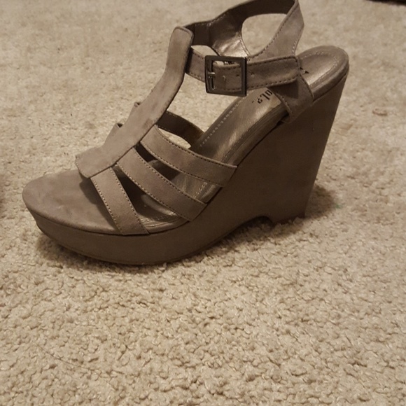 Shoes - Picture 3 of 3